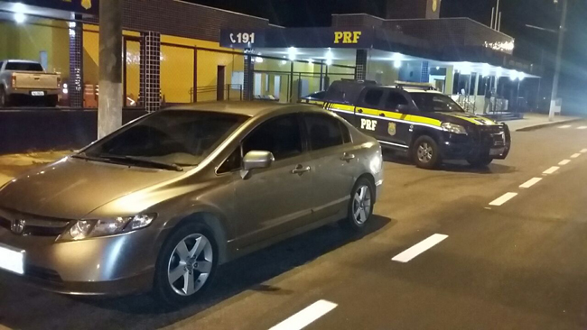 Honda Civic será restituído ao legítimo proprietário (Foto: Divulgação/PRF)