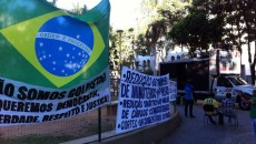 Galeria de imagens: atos pró e contra o impeachment em JF 11 cartazes smateus 1