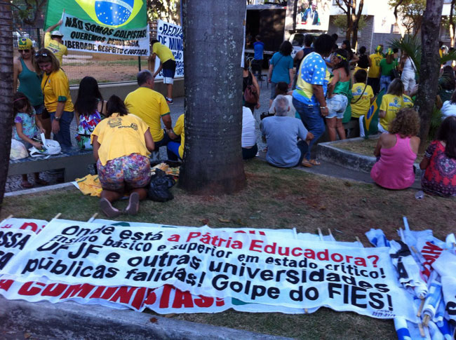 Câmara aprova abertura de impeachment de Dilma; veja como foi a repercussão em Juiz de Fora 41 cartazes-smateus