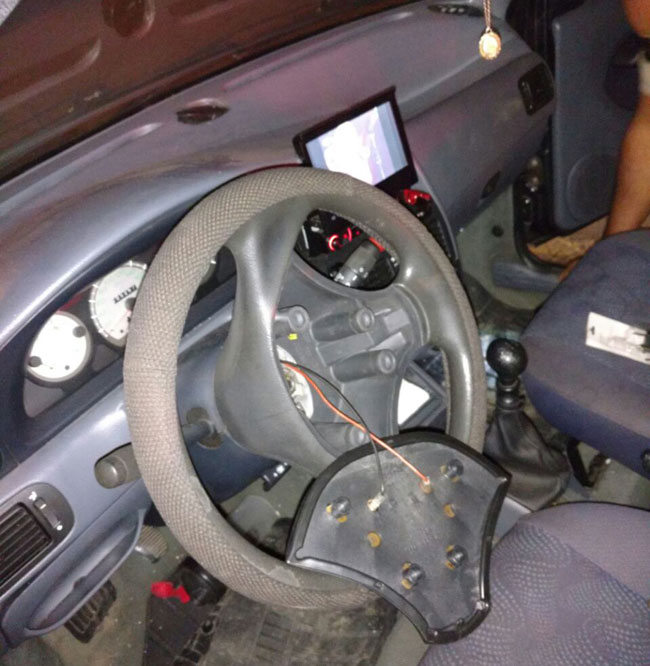 Suspeito de tráfico internacional é flagrado com cocaína na buzina do carro 1 droga no volante divulgacao pm