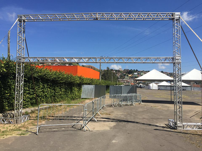 Bombeiros e PJF indeferem evento de funk no Parque de Exposições 3 Estrutura para a festa começou a ser montada na segunda-feira (Foto: Divulgação)