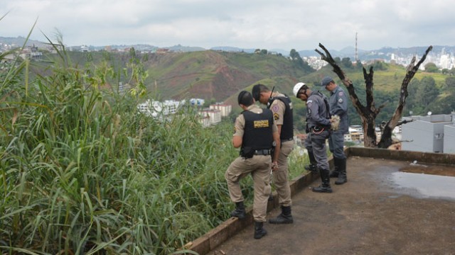 Corpo de homem baleado é encontrado dentro de vala 1 Marcelo Ribeiro