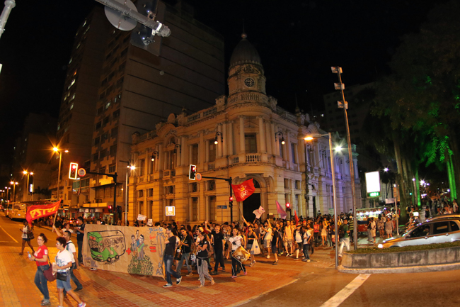 Nova manifestação contra o aumento da passagem de ônibus 1 Foto: Fernando Priamo/05-04-16