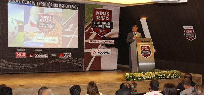 Praça CEU recebe projeto de incentivo ao esporte olímpico e paralímpico 1 Secretário de Estado de Esportes, Carlos Henrique Alves, durante o lançamento do projeto "Minas Gerais territórios esportivos" (Foto: Fabíola Pimenta/Agência Minas)