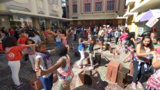 Estudantes realizam intervenção artística no Calçadão 2 danca 4 olavo2