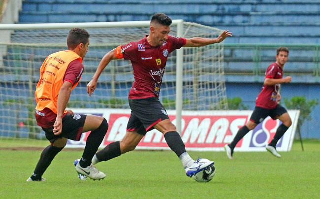 Hiroshi está fora da estreia 1 (Foto: Leonardo Costa/12-06-16)