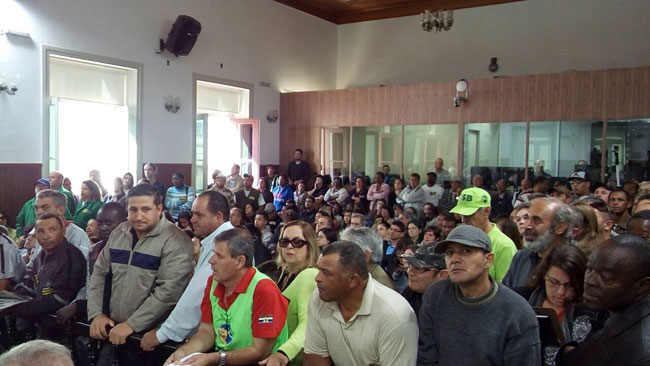 Servidores lotam Câmara à espera da assembleia 2 camara1