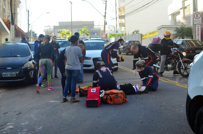 Mulher foi atropelada em via do Estrela Sul (Foto: Olavo Prazeres 06-07-2016)