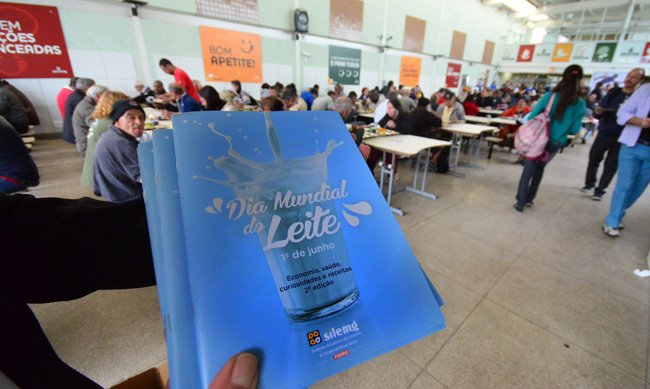 Ação no Restaurante Popular abre início da Semana do Laticinista 1 Restaurante Popular serviu almoço com receitas que utilizam o leite e outros produtos lácteos como ingredientes. (Foto: Olavo Prazeres)