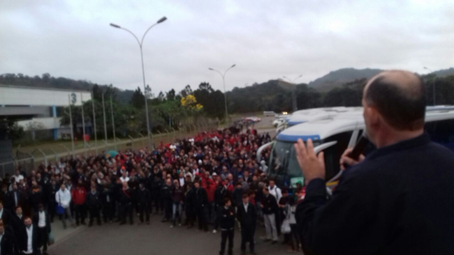 Trabalhadores da Mercedes em estado de greve 1 mercedes antonio carlos nascimento1