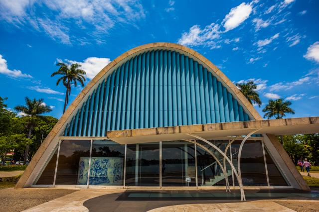 Pampulha ganha iluminação especial para comemorar título de Patrimônio da Humanidade 1 Igreja de São Francisco de Assis compõe o Conjunto Moderno da Pampulha (Foto: Carlos Alberto/Imprensa MG)