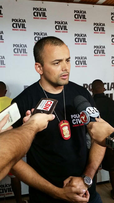 Tiros são disparados durante operação policial no Santa Rita 1 Delegado Felipe Fonseca deu detalhes da ação no Santa Rita (Foto: Sandra Zanella 16-08-2016)