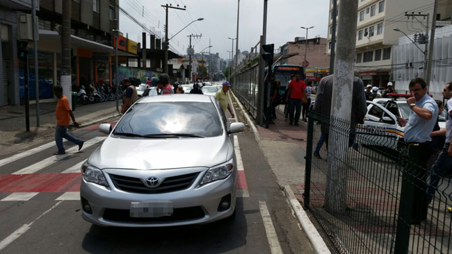 Uma das pistas da Rio Branco ficou interditada (Olavo Prazeres)