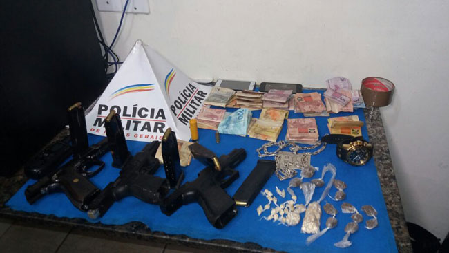 PM apreende três pistolas e 60 munições na Vila Olavo Costa 1 armas apreendidas PM