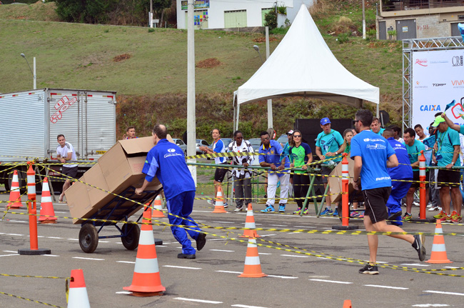 Evento da Corrida Camilo dos Santos movimenta o Estádio Municipal 1 Desafio das Assessorias movimento o estacionamento do Estádio Municipal (Foto: Olavo Prazeres)