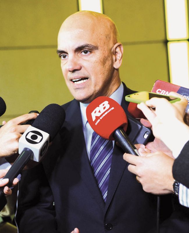 PF prende Palocci e amplia cerco a petistas 1 No domingo, ministro da Justiça disse que “esta semana vai ter mais (Lava Jato)”