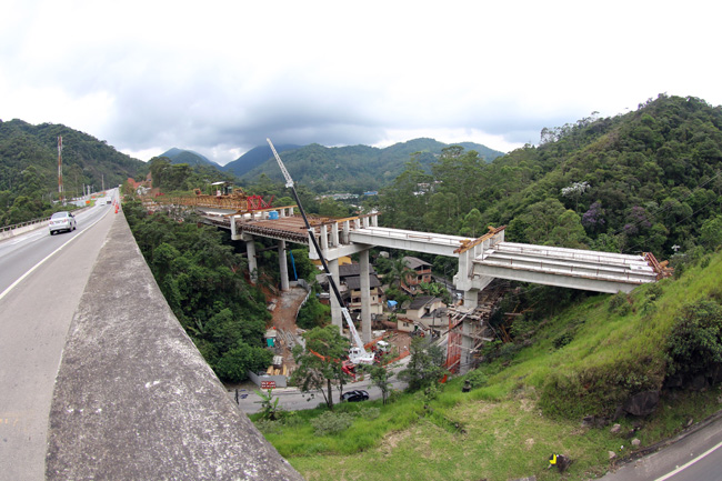 Justiça Federal bloqueia bens da Concer 1 Há suspeita de irregularidade em obra da "nova subida da serra", na BR-040, entre as cidades de Juiz de Fora (MG) e Petrópolis (RJ) (Foto: Fernando Priamo 25-11-2015)