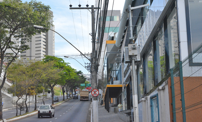 Câmera instalada na pista de subida vai reforçar o radar já existente na pista de descida (Foto: Marcelo Ribeiro/05-09-16)