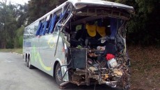 Acidente entre caminhão e ônibus deixa 6 mortos e cerca de 40 feridos 13 acidente divulgacao corpo de bombeiros 16