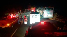 Acidente entre caminhão e ônibus deixa 6 mortos e cerca de 40 feridos 6 acidente divulgacao corpo de bombeiros 4