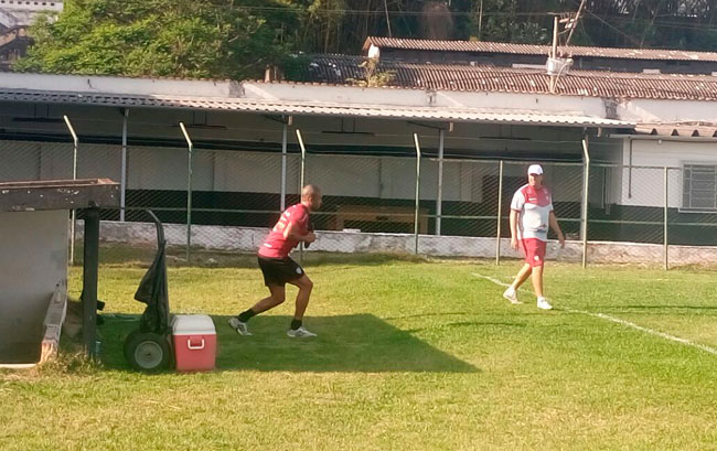 Treino do Tupi tem discussão e princípio de confusão 1 barraco tupi leo costa