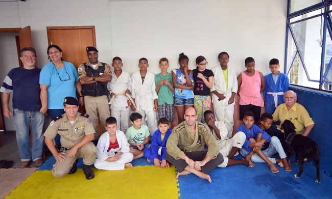 Em projeto do 27º BPM, o futuro começa agora 1 Alunos são moradores de bairros da região Sul (Foto: Olavo Prazeres)