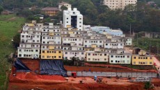 Chuva desaloja oito famílias 1 deslizamento olavo