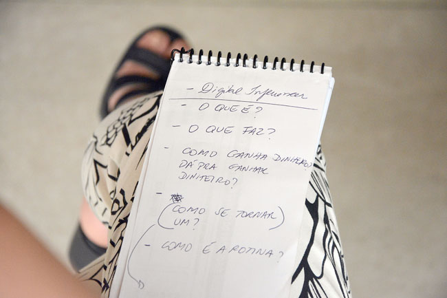Profissão: digital influencer 2 Cheguei ao bate-papo com as meninas cheia de questionamentos sobre a vida de digital influencer ( Foto: Marcelo)