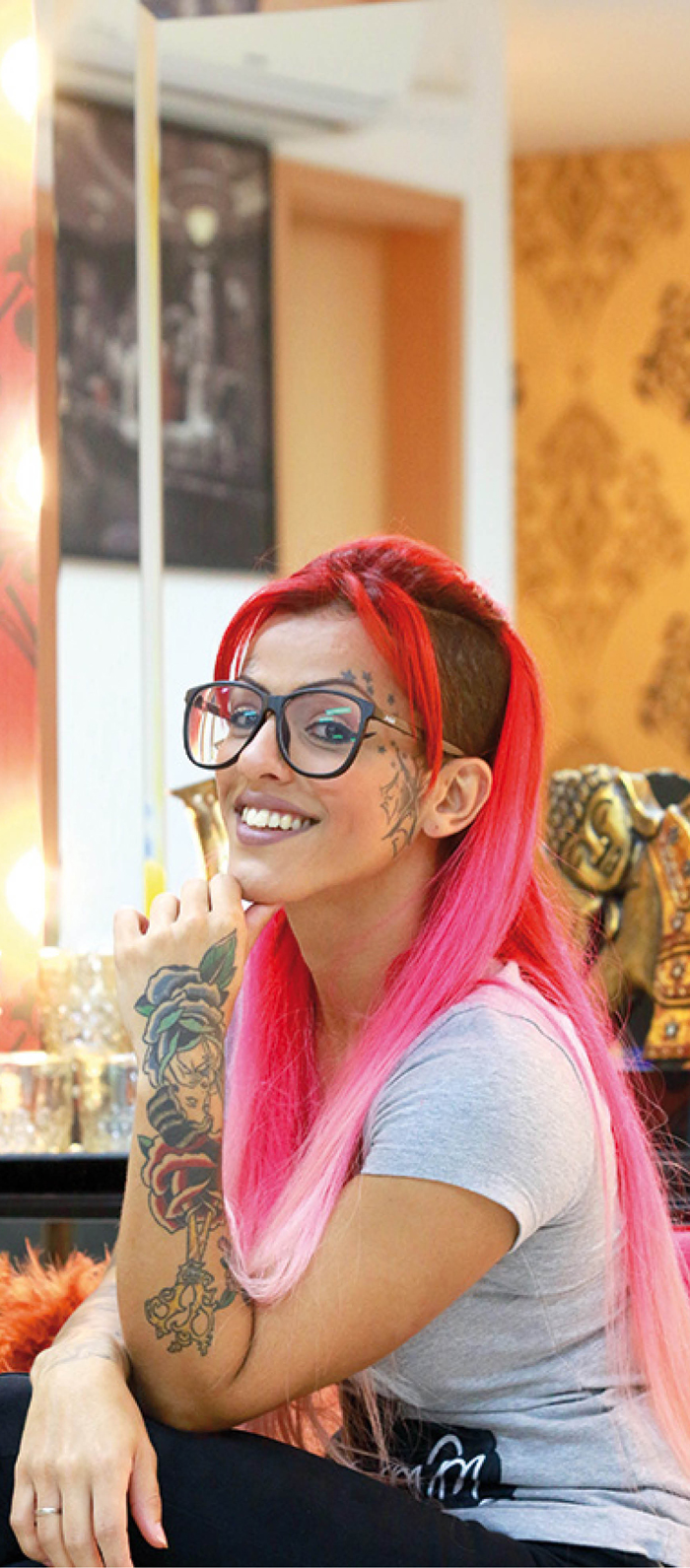 Outras ideias com Nayara Souza Neves 1 Personagem de si mesma, Nayara muda de cabelo como muda de roupa (Foto: Fernando Priamo)
