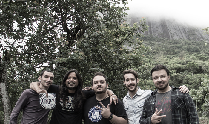 Música da Legião com participação especial de Rafa Machado (segundo da esquerda para a direita), do Chimarruts (Foto: Divulgação) 