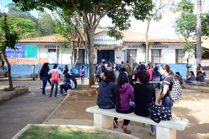 JF tem quatro escolas ocupadas por secundaristas 1 Escola Estadual Almirante Barroso está ocupada desde a última segunda-feira (7) (Foto: Olavo Prazeres 08-11-2016)