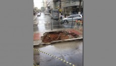Chuva causa estragos em vários pontos da cidade 1 buraco no ponto ok