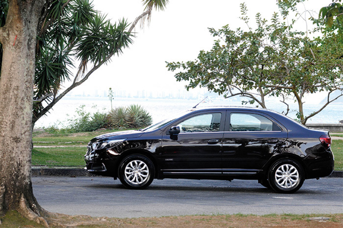 Linha 2017 do Cobalt é renovada e ganha novo motor 1.8 mais econômico e flex para complementar face-fit da linha 2015, que trouxe apenas mudanças estratégicas 