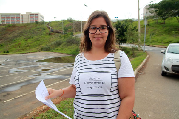 Desconfiados, candidatos vão aos locais de prova suspensos 1 enem personagembarbara fernando