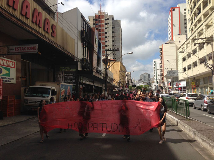 Estudantes fazem manifestação pelas ruas de Juiz de Fora 13 Foto: Olavo Prazeres