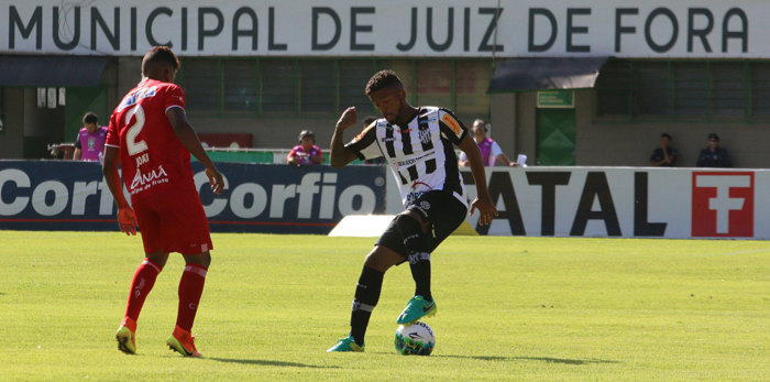 Já rebaixado, Tupi é goleado por 4x1 pelo Náutico 1 Foto: Felipe Couri