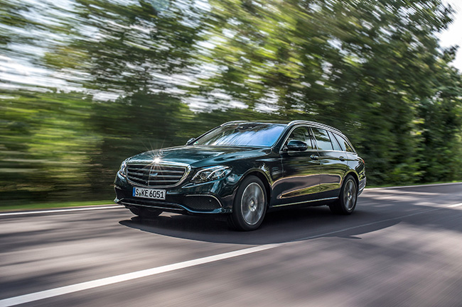 Nova versão do Station Wagon Mercedes Classe E é testada 