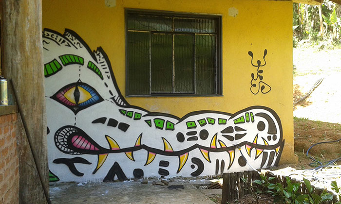 Grafite de Bula Temporária (Davidson Lopes) Em Restaurante Cantinho da Cachoeira (Estrada de Torreões Km 790 s/n)