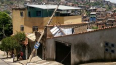 Moradores contabilizam prejuízos 1 chuva Rua Energina Ernesto Guilherme Bairro de Lourdes leo11