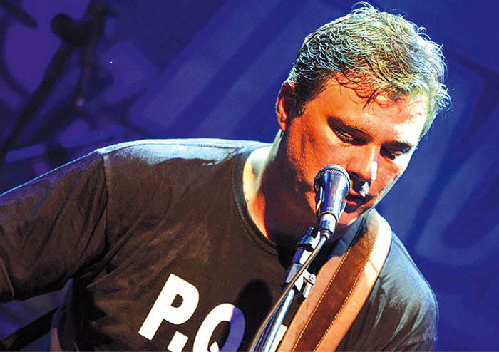 Shows e queima de fogos em Juiz de Fora 1 Liderada pelo vocalista Ricardo Capra, banda Zona Blue se concentra às 10h deste sábado no Calçadão (Foto: Divulgação)