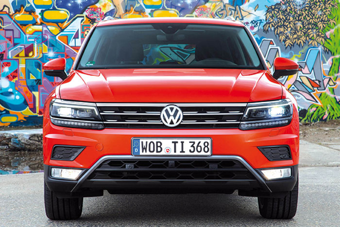 Novo Tiguan tem visual robusto por fora e mantém a austeridade típica da VW em seu interior (Foto: Divulgação) 