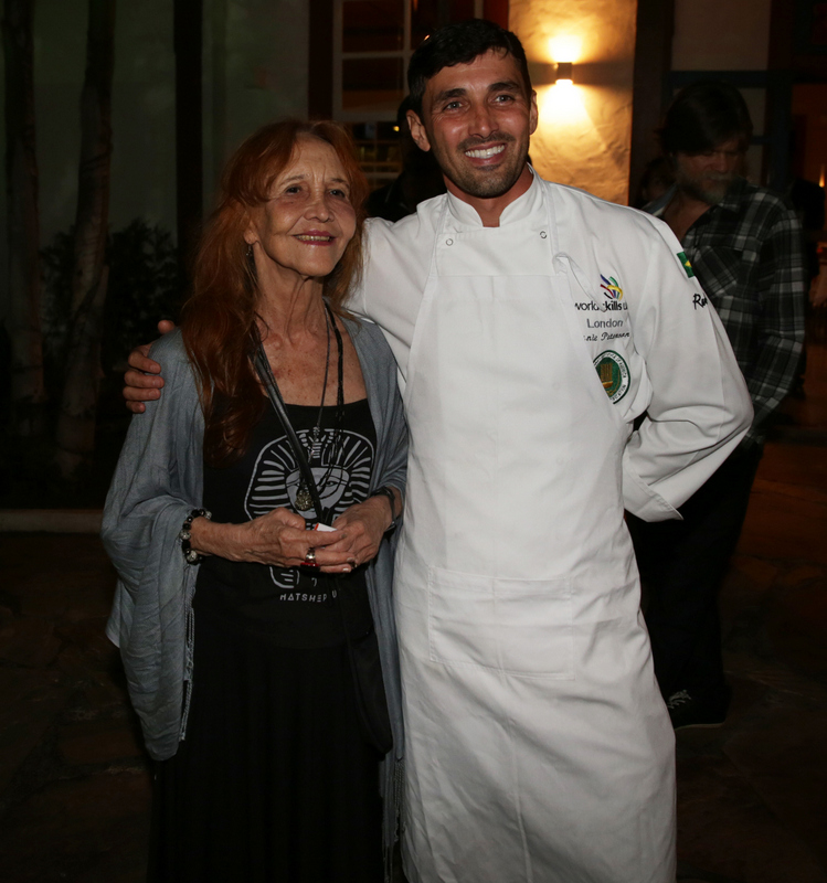 A atriz  Helena Ignez e o 'chef' Ronie Peterson