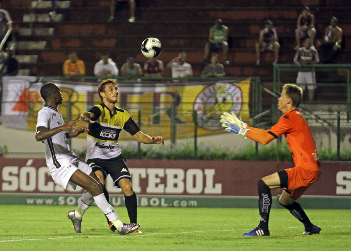 Fluminense e Criciúma se enfrentaram em março de 2016 em JF, com triunfo carioca por 2 a 0. (Foto: Leonardo Costa/ arquivo Tribuna)