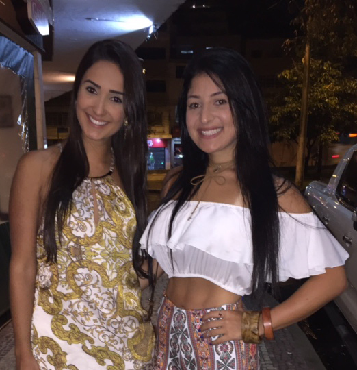 Coluna CR – 13-01-2017 2 A aniversariante Rafaella Guimarães e Carolina Arbex, no Poleiro do Galo