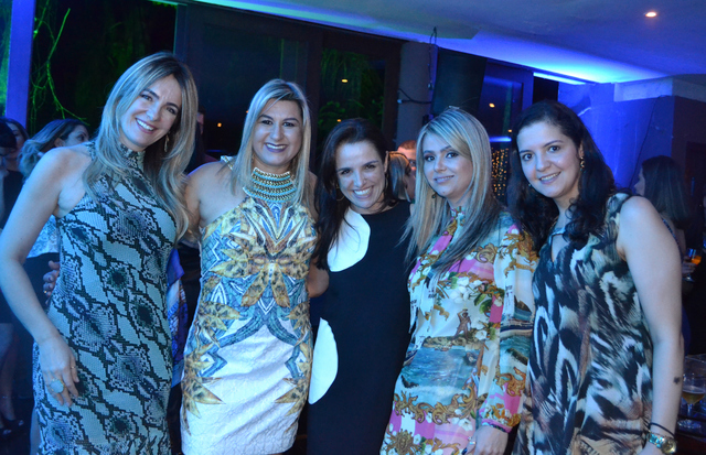 Coluna CR – 13-01-2017 1 Patrícia Alvim, Patrícia Lima, Kitty Bastos Netto, Verilsa Campos e Fabiana Campos, em noite de festa. Foto: Toninho Carvalho
