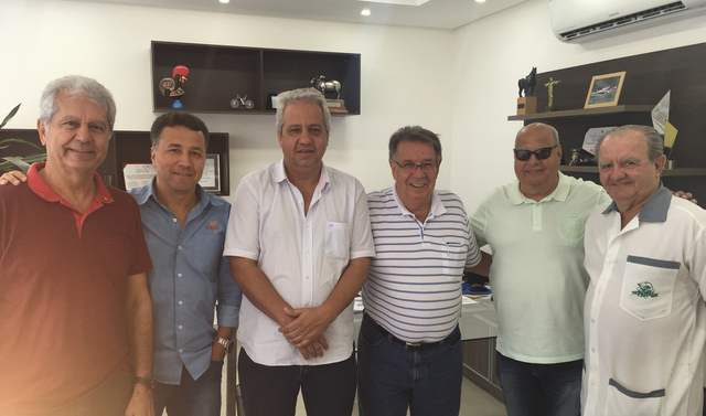 Coluna CR – 12-01-2017 1 Manoel Teixeira Lopes, Marcelo Detoni, o prefeito de Rio Novo Ormeu Rabello Filho, Antônio Carlos Estevão, Paulo Ely Pereira e Silvestre Detoni