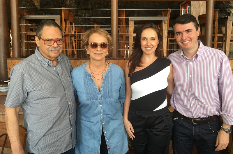 Paulo Cesar de Oliveira e Luiza Lanna com Daniele e o prefeito Bruno Siqueira, ontem, no almoço da Assunta 