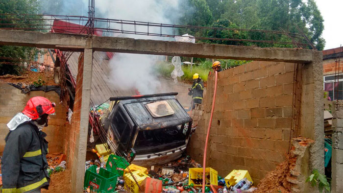 Foto: Corpo de Bombeiros/Divulgação acidente-corpo-de-bombeiros-2
