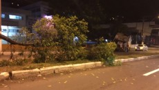 Caminhão do Demlurb envolve-se em acidente na Itamar Franco 1 acidente1