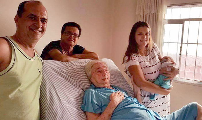Mais famílias chegam a cinco gerações 1 e - Ingrid Alvim 1